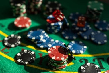 dominobet asia mobile app showing live football markets and payment options